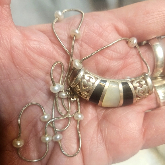 VINTAGE STERLING,ONYX &MOP SLIDE WITH STERLING &PEARL CHAIN - Picture 1 of 4
